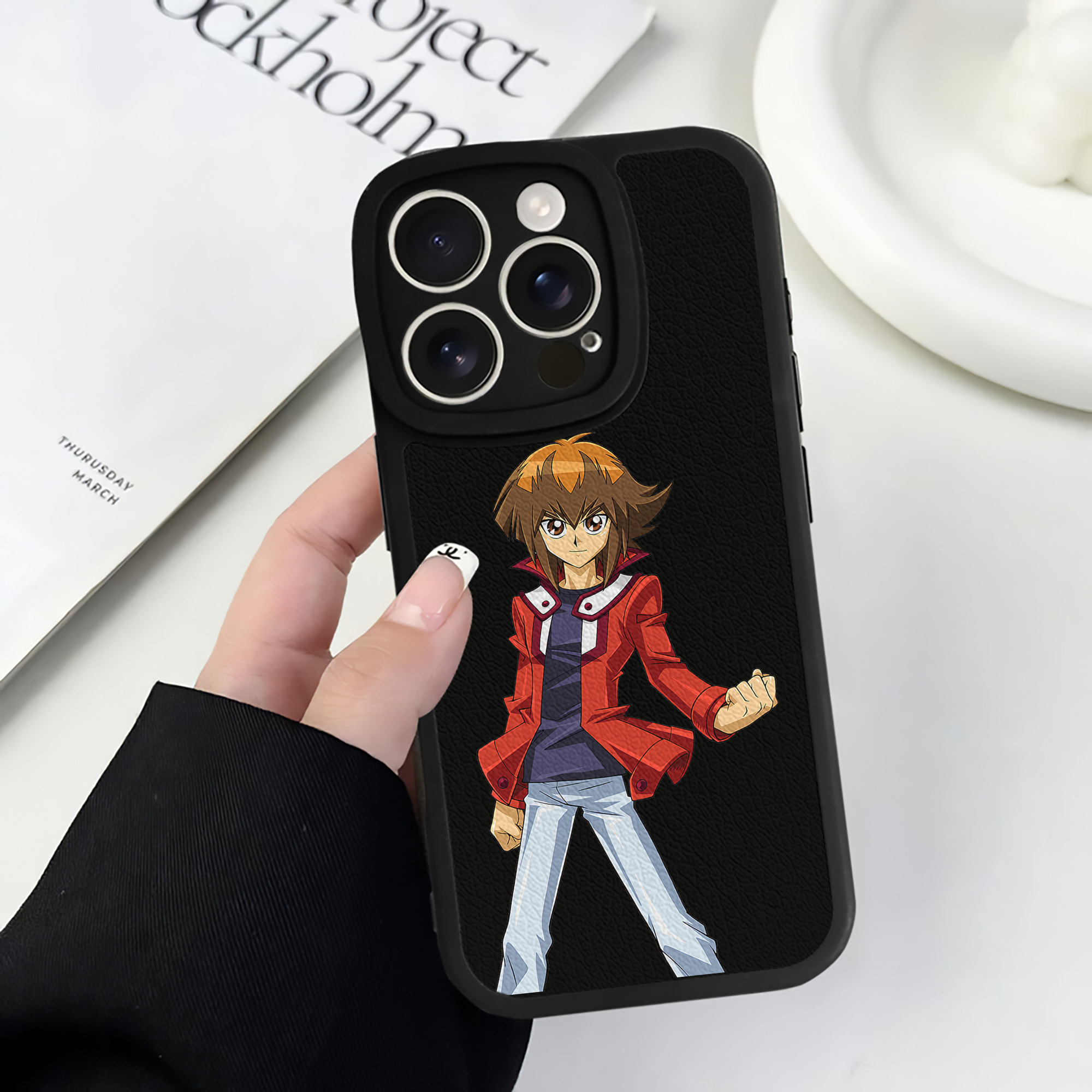 遊☆戯☆王 Yu-Gi-Oh! 【iPhone 16シリーズ対応】シリコンスマホケース（レザー調） 材質：シリコン